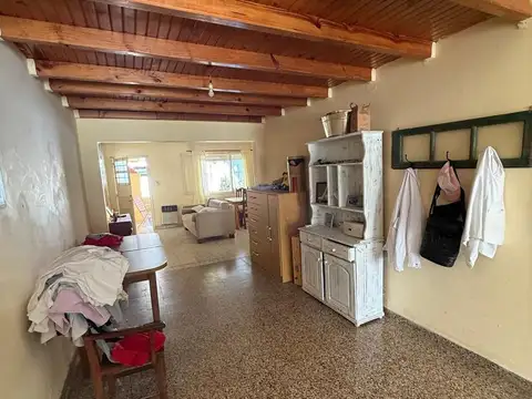 Casa 4 ambientes con 1 baño