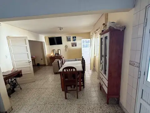 VENTA CASA DOS DORMITORIOS ZONA CENTRO