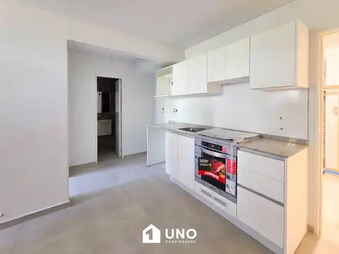27 de Febrero y Buenos Aires - Dpto de 1 Dormitorio Externo. Posibilidad cochera.