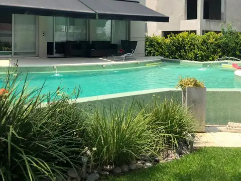 Casa - Venta - Argentina, Quilmes - Primera Junta 1400