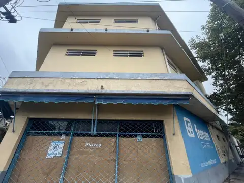 Importante Galpón Industrial en Venta en Villa Lynch