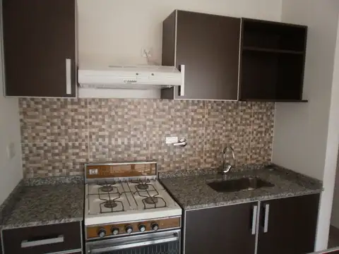 Departamento en Alquiler en Piñeyro, $ 400.000