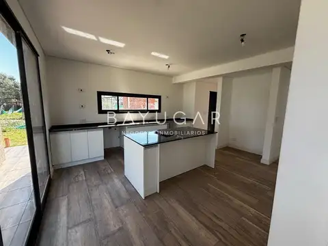 Casa en Alquiler de 4 dormitorios