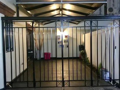 Depto Tipo Casa 3 ambientes con 2 baños