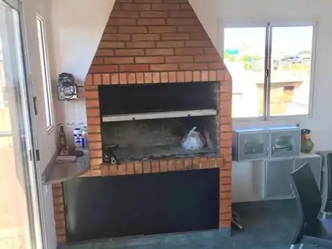 Depto Tipo Casa en Venta en Parque Chacabuco, USD 185.000