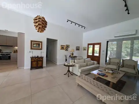 Casa en Venta Moderna en una planta, mas dpto. en La Campiña, Pilar