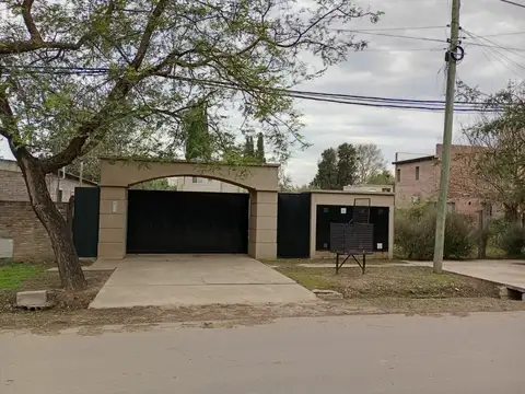 Depto Planta Alta a estrenar, con todos los servicios. Cochera y Parrillero. Scola Inmobiliaria.