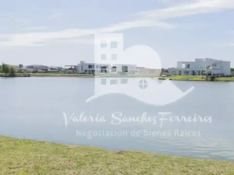 Terreno en Venta de 821,0 m2