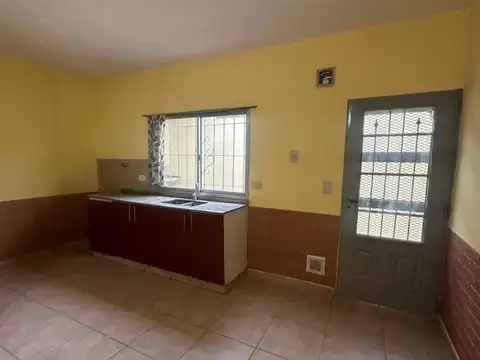 Departamento en Alquiler en Gregorio de Laferrere, $ 450.000