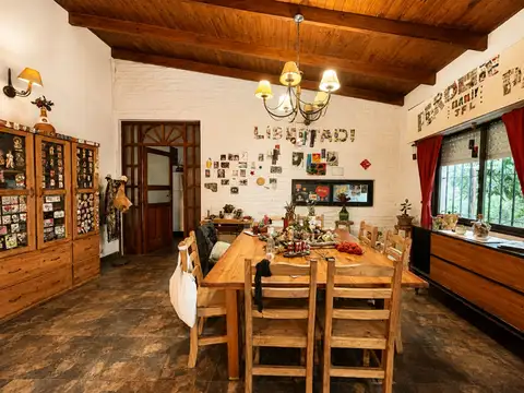 Casa en Venta con 2 cocheras