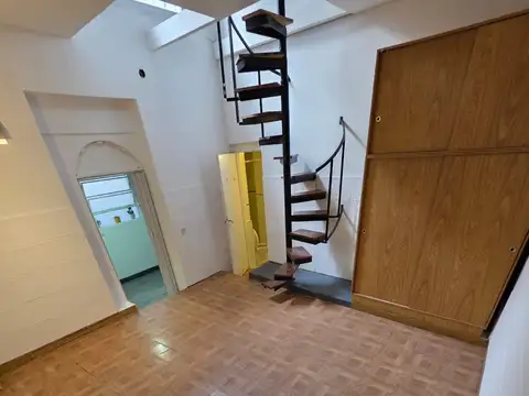 Depto Tipo Casa en Alquiler en Flores, $ 800.000