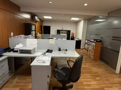 Oficina en Alquiler en Lomas del Mirador, $ 1.980.000