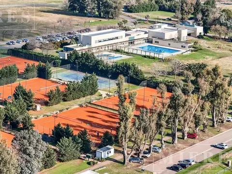 Casa en venta sobre lote interno en Haras Santa María Barrio Eucaliptos