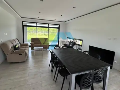 Casa 3 ambientes con 3 baños