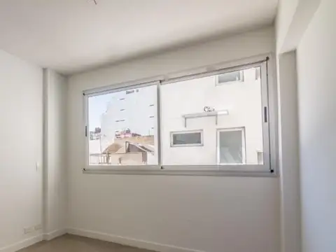 Precioso depto. 3 amb. con cochera a estrenar 