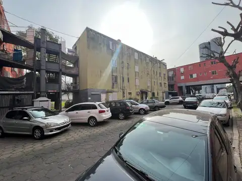 DEPARTAMENTO DE CUATROS AMBIENTES EN MUY BUENA UBICACION