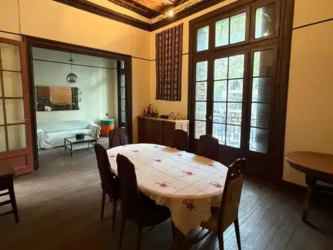 VENTA - Cinco Ambientes muy luminoso c/balcon - Parque Patricios