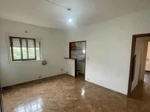 FRENTE A PARQUE AVELLANEDA - EXCELENTE VISTA PANORAMICA - MUY LUMINOSO - RECICLADO A NUEVO