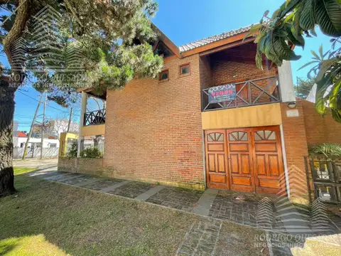 Depto Tipo Casa en Venta con 3 cocheras