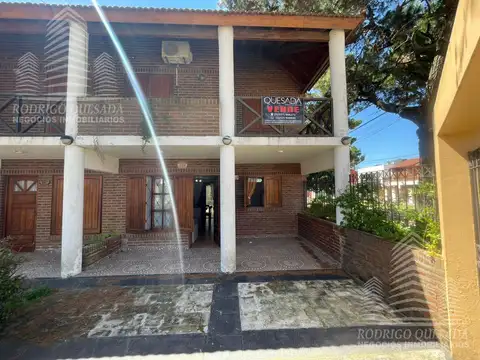 Depto Tipo Casa 5 ambientes con 2 baños