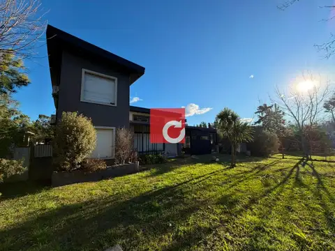 Casa en alquiler c/ cochera en Berisso