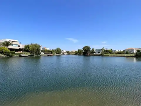 Lote al agua en Venta en Los Lagos, Nordelta 100