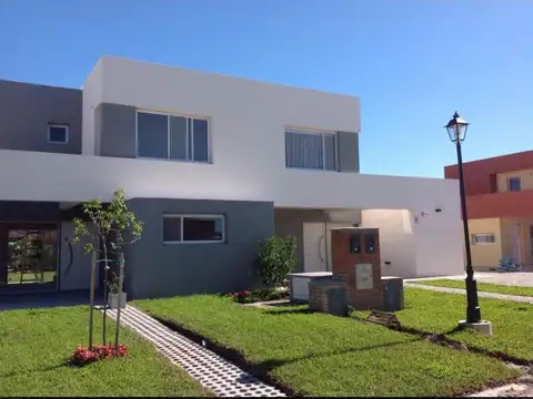 Oportunidad! Casa En Casas De Santa Guadalupe, Pde