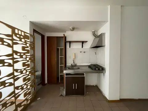 Monoambiente en Colón  al 1800 - Con Escritura