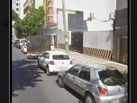UNICO FRENTE EN ZONA COMERCIAL RAMON FALCON  -15 X 20-