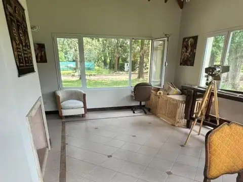 Casa en venta - 5 Dormitorios 4 Baños - Exaltación de la Cruz