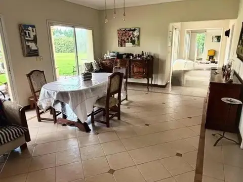 Casa 6 ambientes con 3 baños