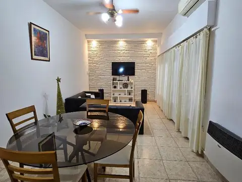VILLA BALLESTER: CASA 3 AMB EN LOTE PROPIO 9X27 CON CARAGE.