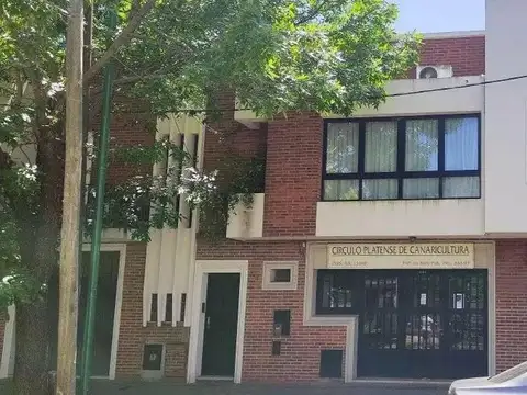Departamento en venta - 2 dormitorios 1 baño - 99mts2 - La Plata