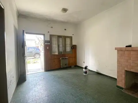 Casa 5 ambientes con 2 baños