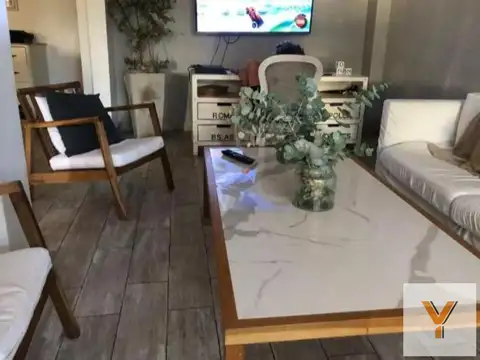 Depto Tipo Casa en Venta de 4 dormitorios
