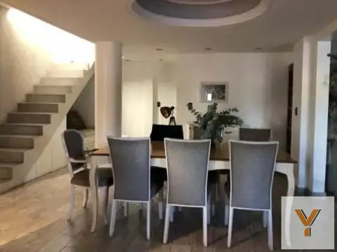 Depto Tipo Casa 5 ambientes con 2 baños
