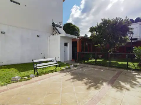 CASA 4 AMBIENTES VENTA RAMOS MEJIA JARDIN QUINCHO