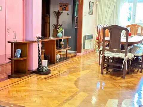 Depto Tipo Casa en Venta de 6 ambientes