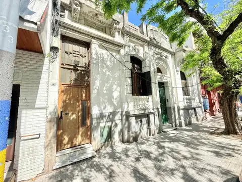 Aristóbulo Del Valle 300