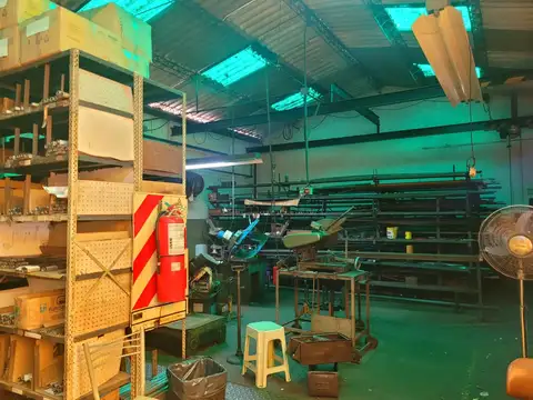 EXCELENTE GALPON EN VENTA