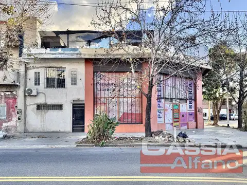 LOCAL COMERCIAL CON VIVIENDA ALTA EXPOSICION, PRESTACION Y OPORTUNIDAD