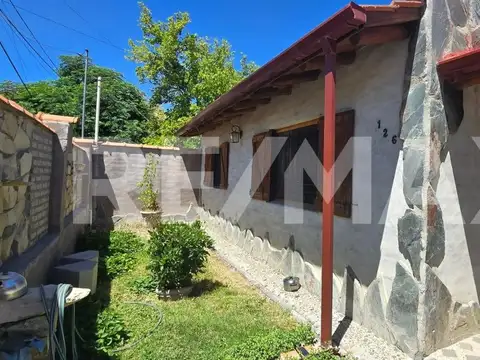 Abrazo de Maipú 100