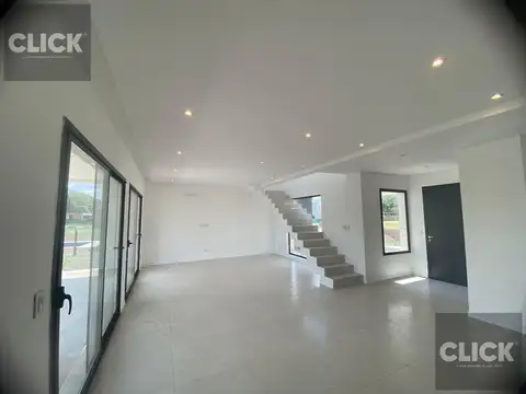 Casa 5 ambientes con 3 baños