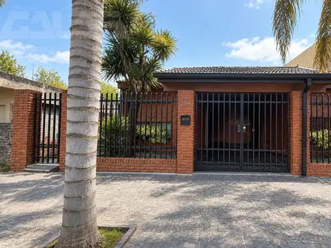 Casa en venta | 2 dormitorios | Quincho | Jardín | Cochera | Ituzaingó Sur