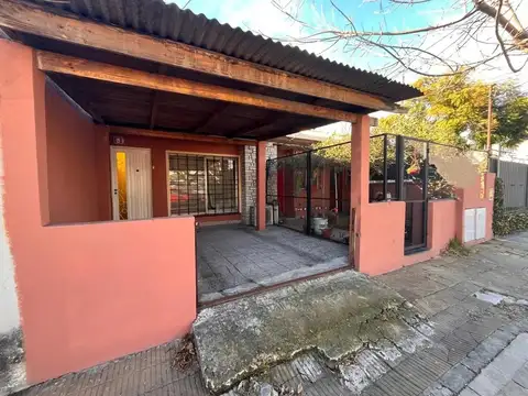 Casa en Venta en Castelar, USD 105.000