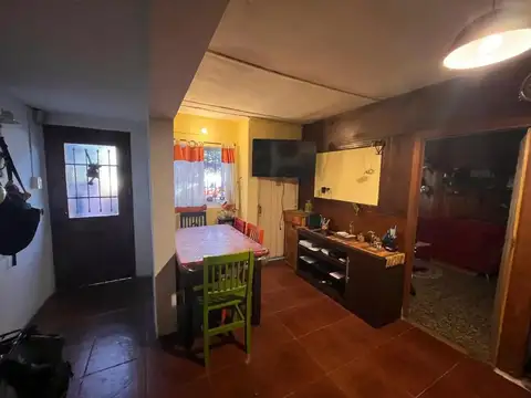 Casa 5 ambientes con 2 baños