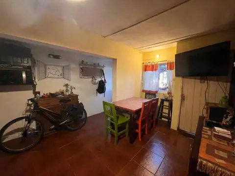 CASA  5 AMBIENTES VENTA CASTELAR