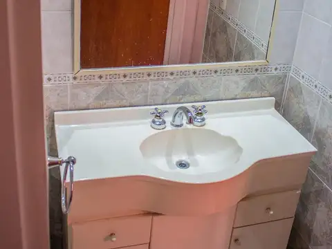 Casa 5 ambientes con 2 baños