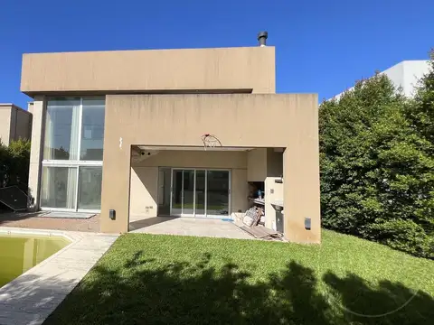 Venta Casa en Barrio Las Tipas Nordelta