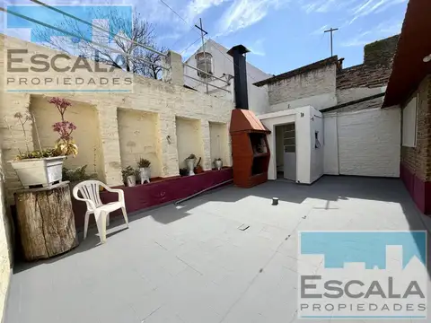Casa 5 ambientes con 1 baño